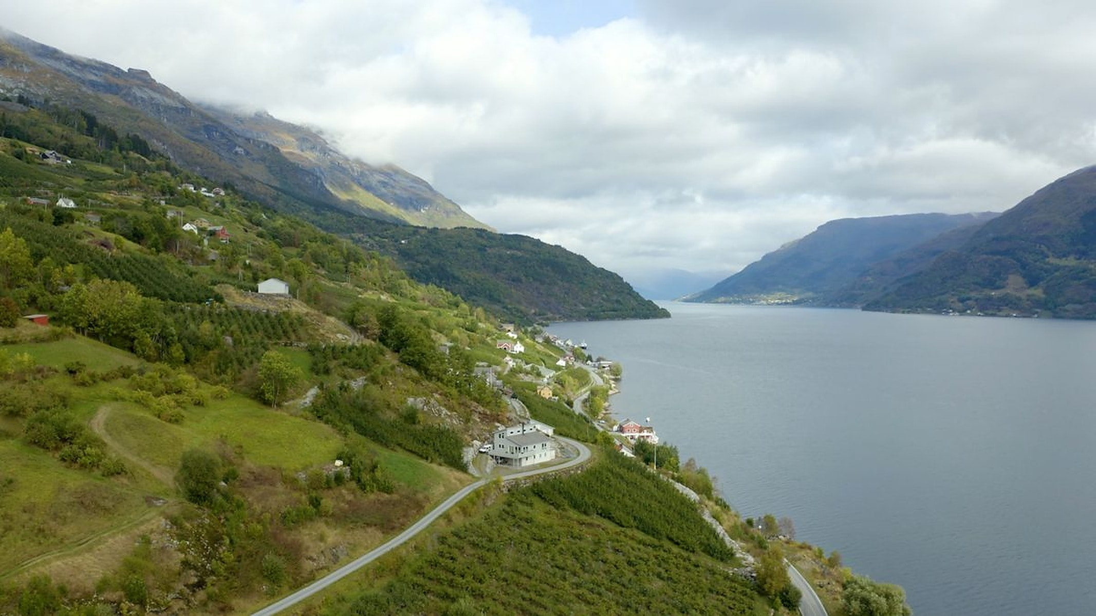 Hardangerfjord & Trolltunga