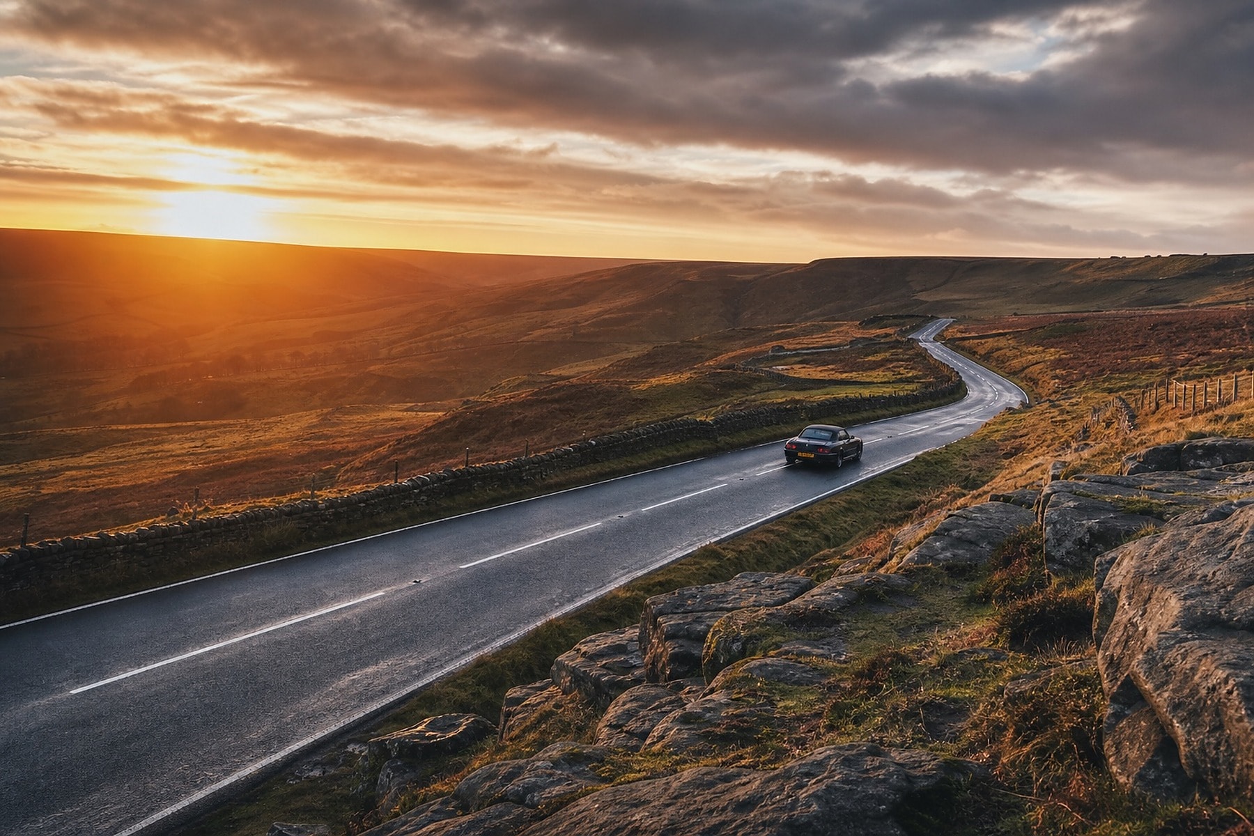 The road and landscape of Peak District & Snake Pass